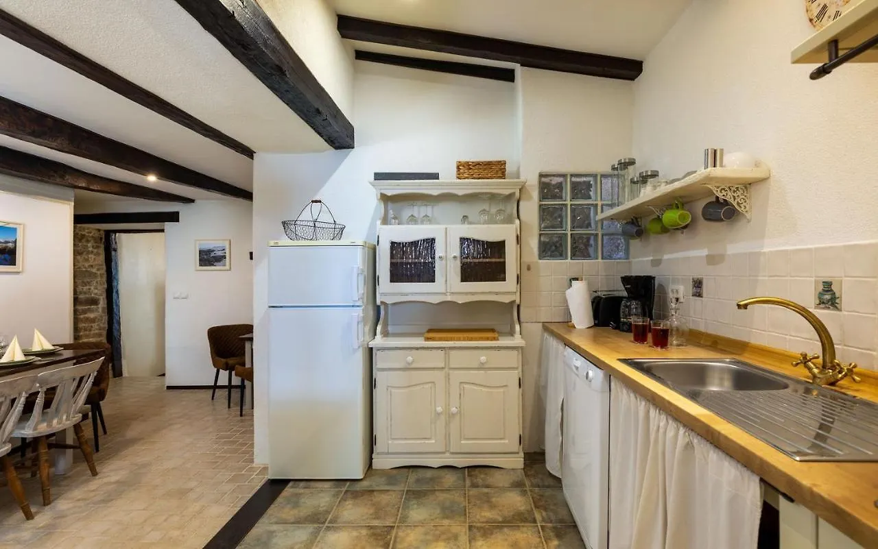 Holiday House 4 Season With Jacuzzi, Sauna And Bbq Pazin Croatia