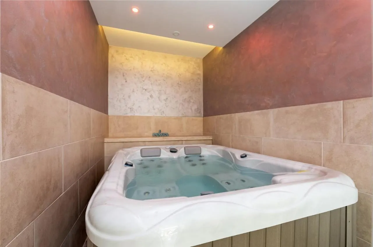 Holiday home Holiday House 4 Season With Jacuzzi, Sauna And Bbq Pazin